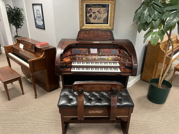 Lowrey SU600 Grand Royale organ - Organ Pianos